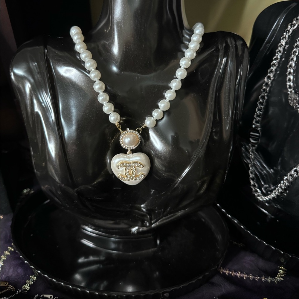 Faux Pearl Fashion elegance classic necklace